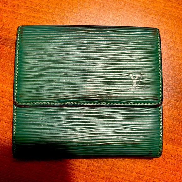 Louis Vuitton Green Epi Leather Borneo Men's Bifold Wallet - Picture 1 of 6